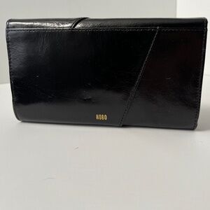 HOBO Charter Leather Continental Wallet in Black #VI-32451 NWT w/Tags